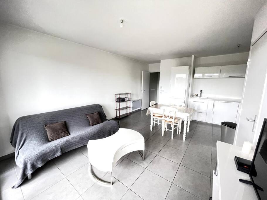 Spacieux T2 + Parking A 5 Min D'Aix Apartment Aix-en-Provence Bagian luar foto
